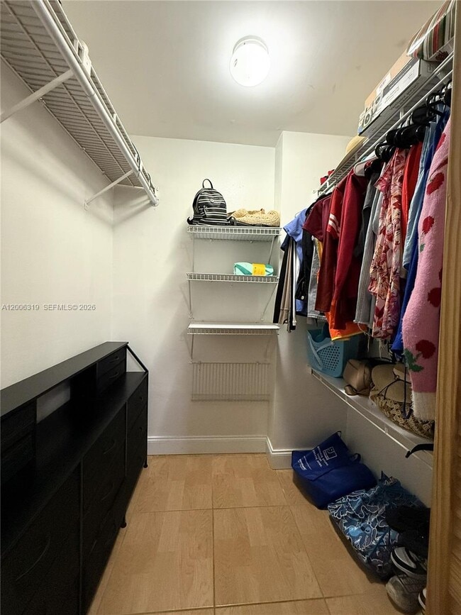 Building Photo - 9301 SW 92nd Ave