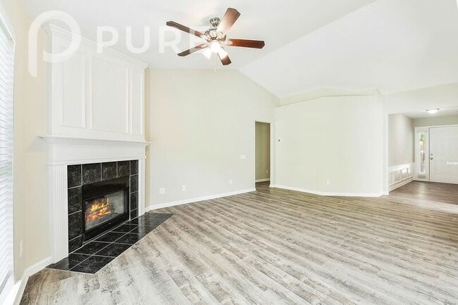 Building Photo - 1417 Chimney Rock Ct