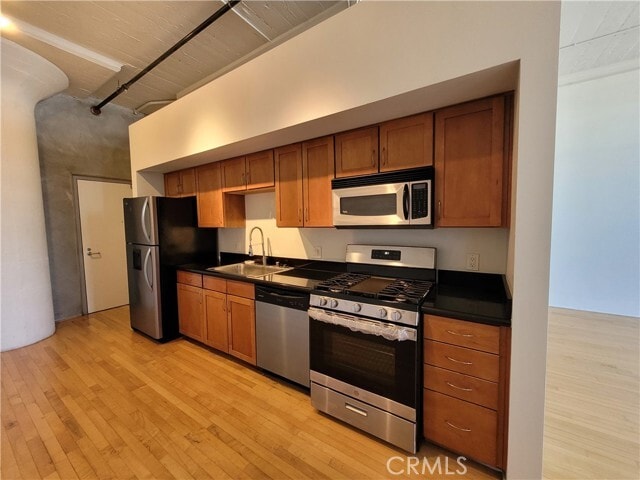 Building Photo - 420 S San Pedro St