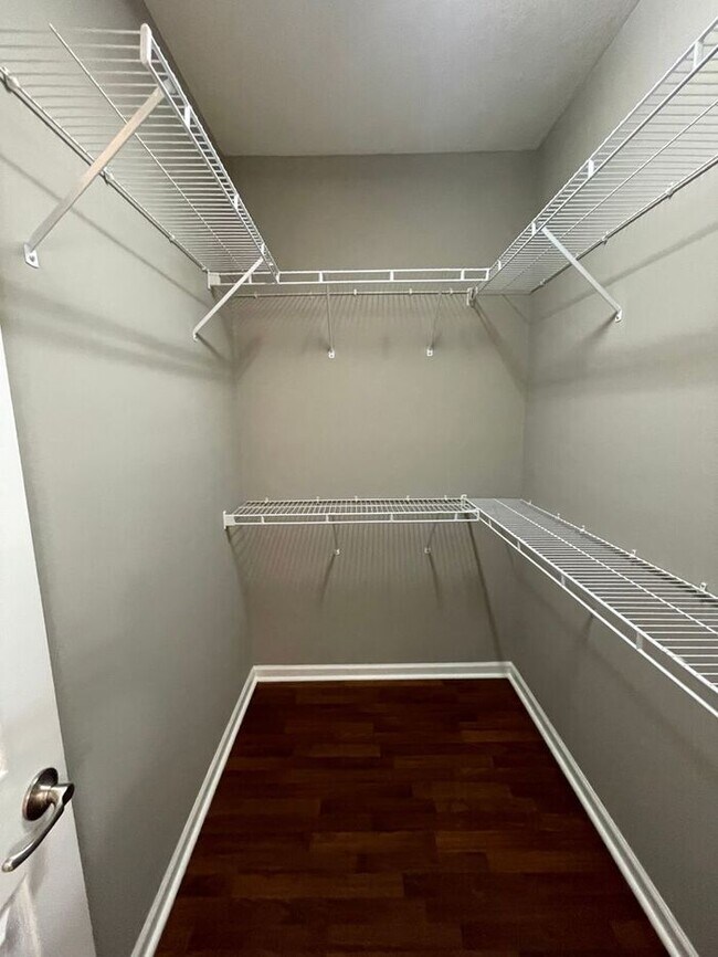 Building Photo - 2 bed, 2 bath, 2 car garage ranch style home in N. Knoxville