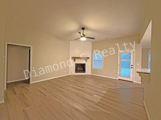 Building Photo - **Gorgeous 4-Bedroom Home in Olde World Estates Subdivision**