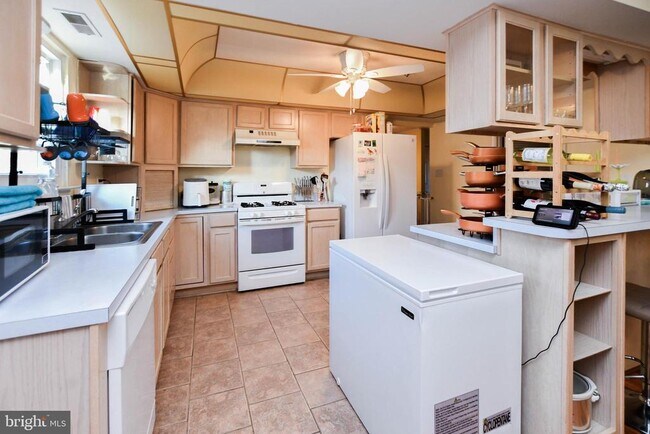Building Photo - 5318 Halibut Pl
