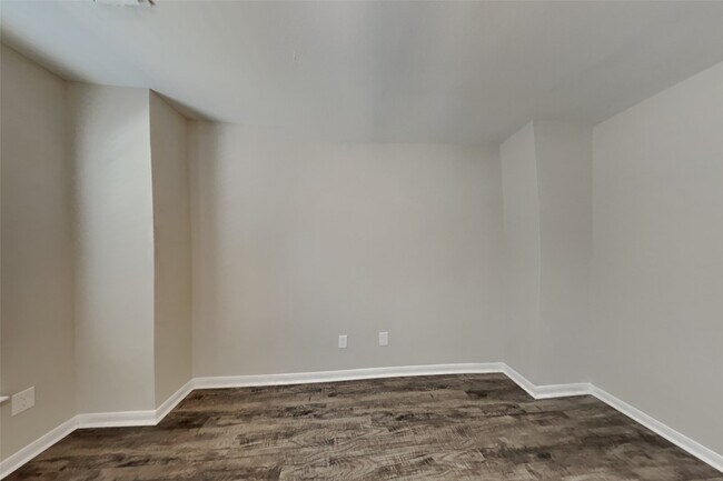 Building Photo - 10107 Sands Trail Ct