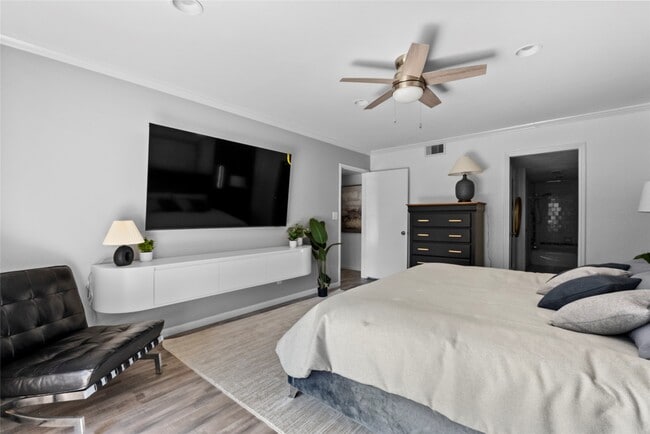 Building Photo - 604 S Ripple Creek Dr