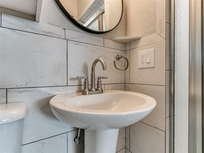 Building Photo - 2641 Osborne Dr