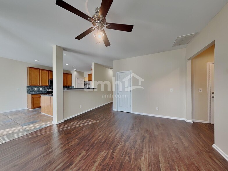 Building Photo - 6352 Hedgewood Ln