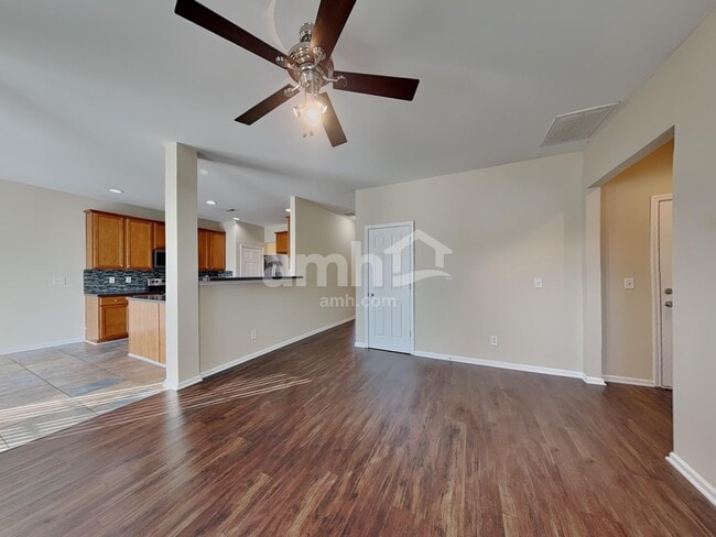 Building Photo - 6352 Hedgewood Ln