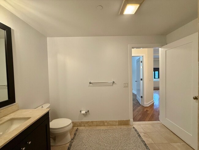 Building Photo - 105 Greene St