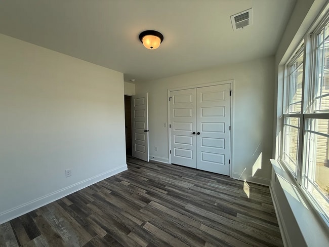 Building Photo - New 3 bedroom 2 bath home for rent
