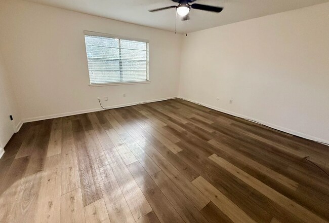 Building Photo - 1045 Chatwood Dr