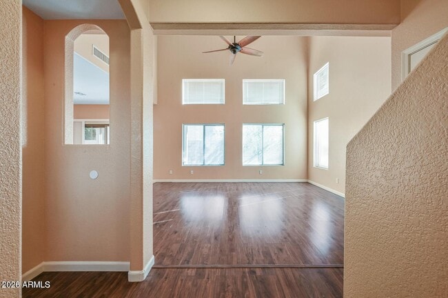 Building Photo - 2621 E Waterview Ct