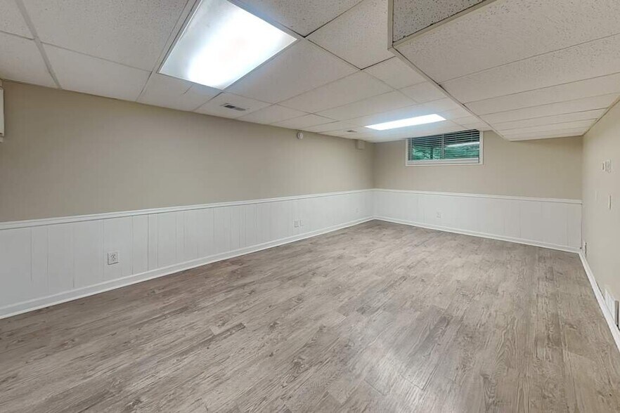 Building Photo - 4122 Deerbrook Way SW