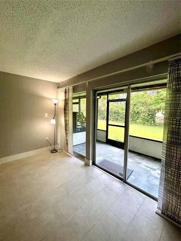 Building Photo - 8131 Lagos De Campo Blvd