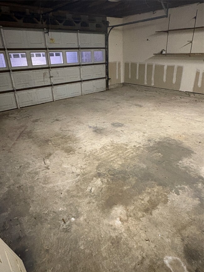 Building Photo - 31 Hideaway Dr