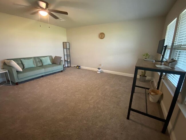 Building Photo - 2008 Naples Dr