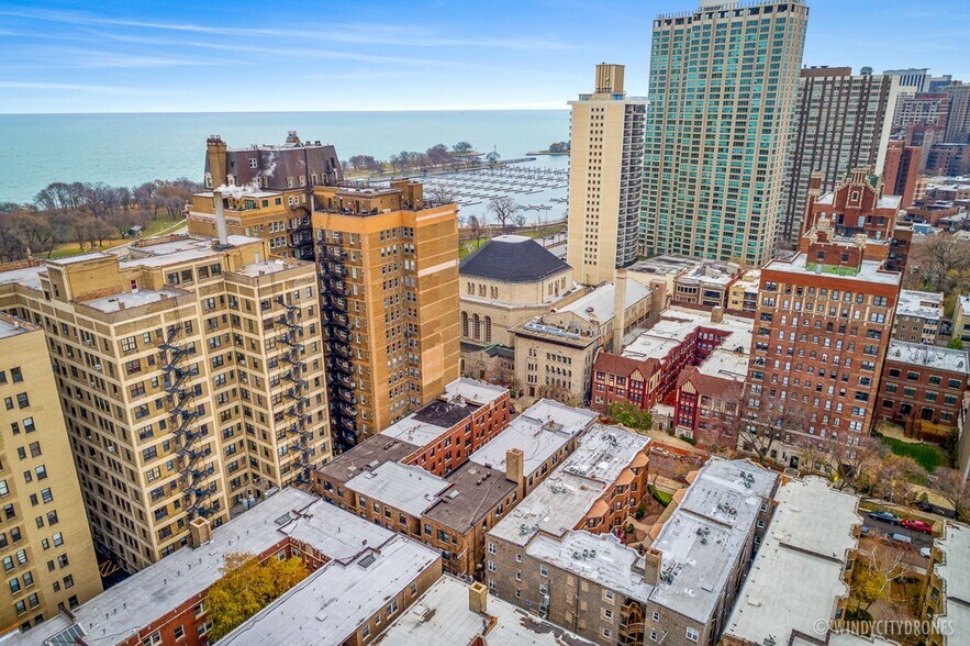 Building Photo - 1620 W Sunnyside Ave