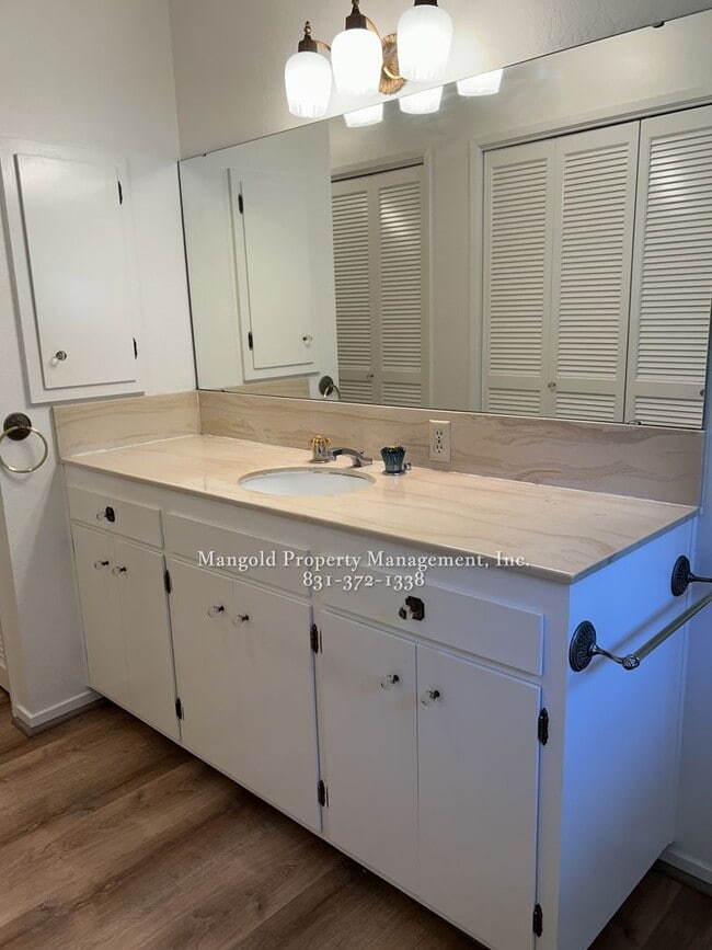 Building Photo - Charming 3-Bed, 2-Bath Home with Large Bac...