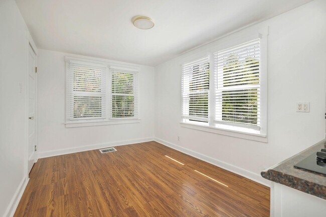 Building Photo - 3020 Vincent Rd