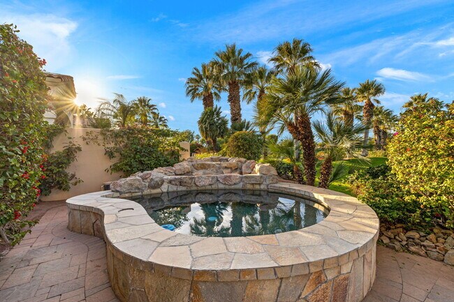 Building Photo - 704 Mission Creek Dr
