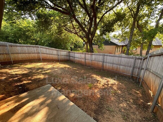 Building Photo - 1840 Casitas Cir