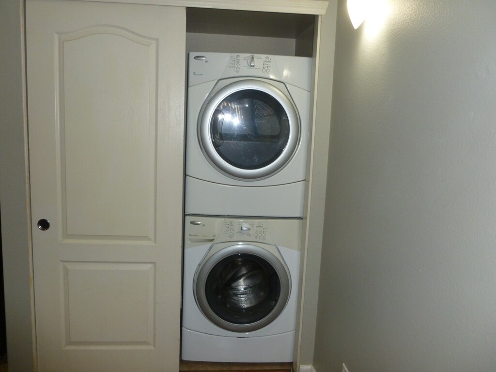 Building Photo - 2110 Sealion Dr