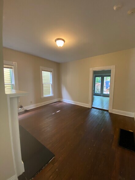 Dining Room - 339 Oldham Ave