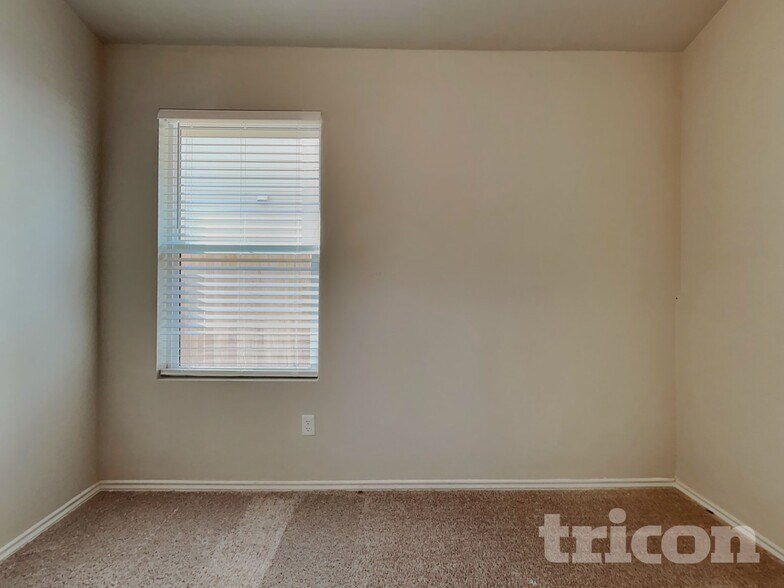 Building Photo - 5217 Sidesaddle Dr