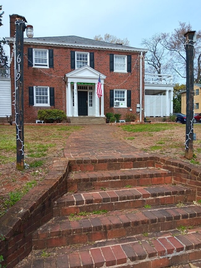 Building Photo - 619 Cabell Ave