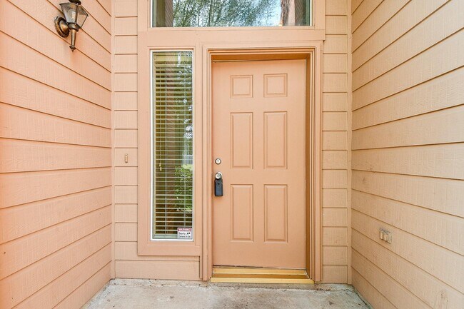 Building Photo - 2707 Silk Tree Ln