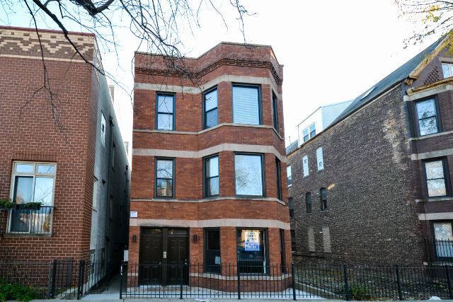 Primary Photo - 2019 N Hoyne Ave