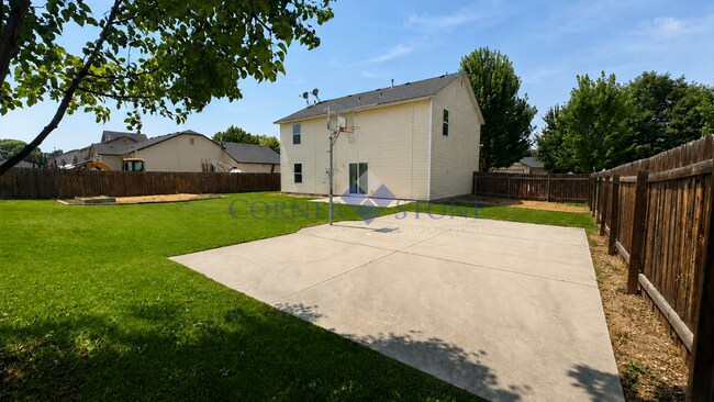 Building Photo - Large 4 Bedroom Home with Bonus Room!