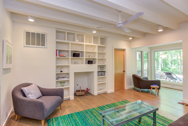 Building Photo - 4416 Arrowhead Trail