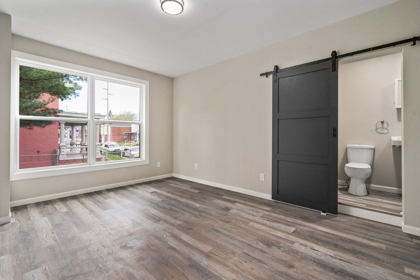 Building Photo - 741 Sullivant Ave