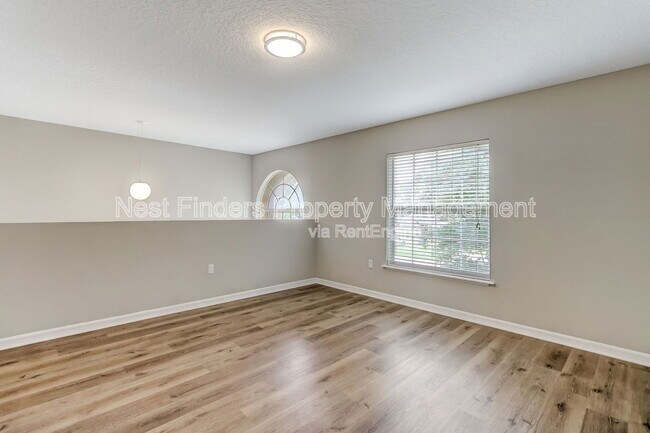 Building Photo - 172 King Arthur Ct