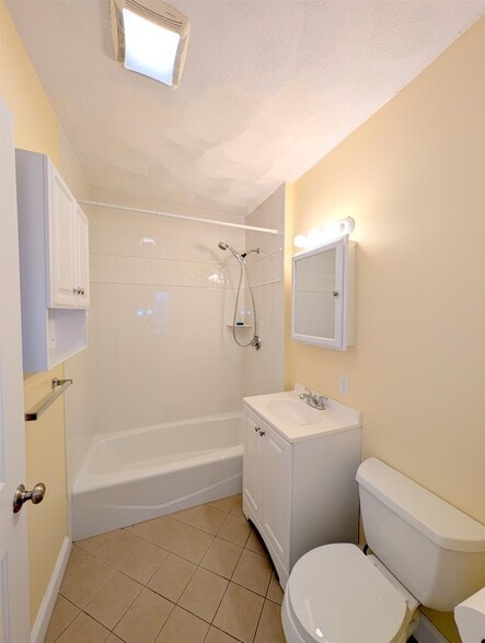 Building Photo - 615 Boston Ave