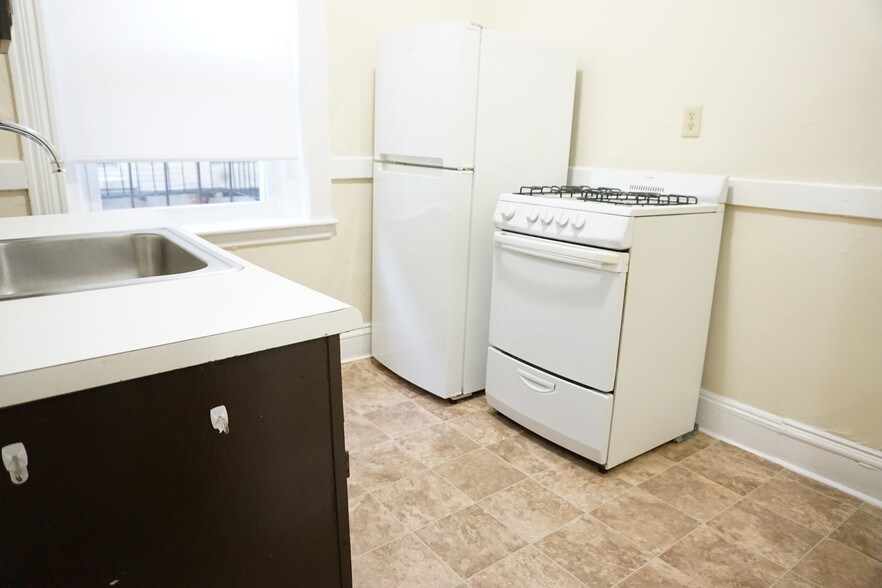 Building Photo - 91 Gordon St