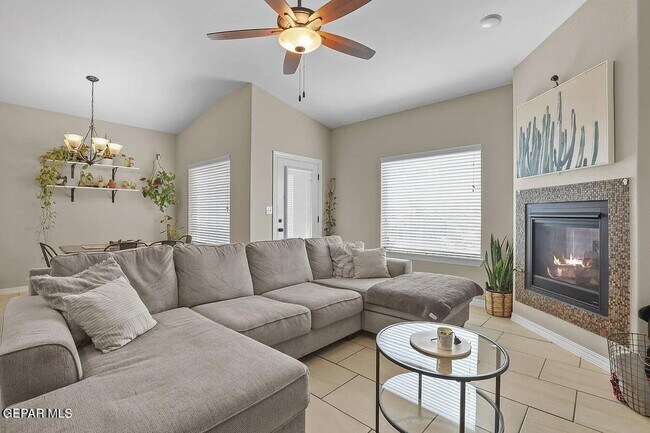 Building Photo - 6457 Harapon St