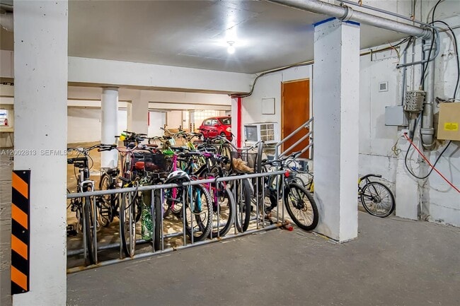 Building Photo - 6484 Indian Creek Dr