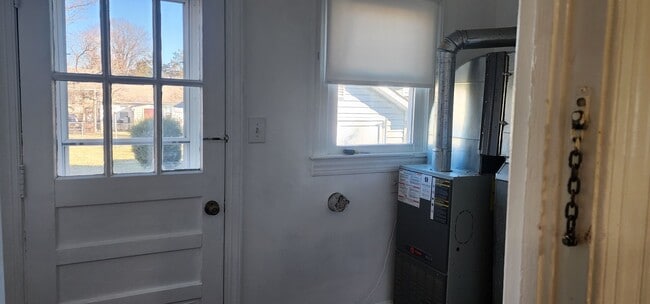 Building Photo - For Rent