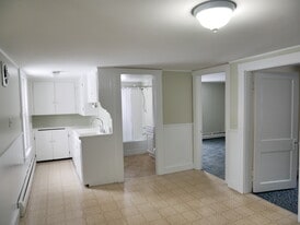 Building Photo - 134 Knox St