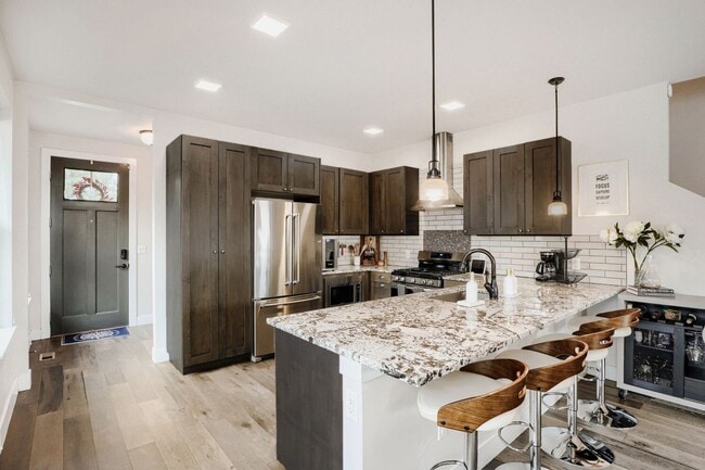 Building Photo - Bright & Inviting Home | Access to All