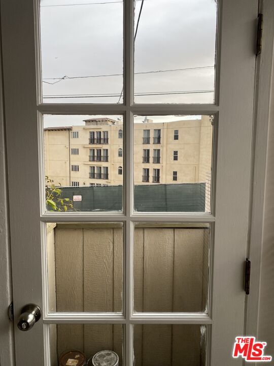 Building Photo - 10438 Santa Monica Blvd