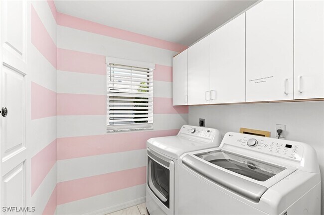 Building Photo - 690 100th Ave N