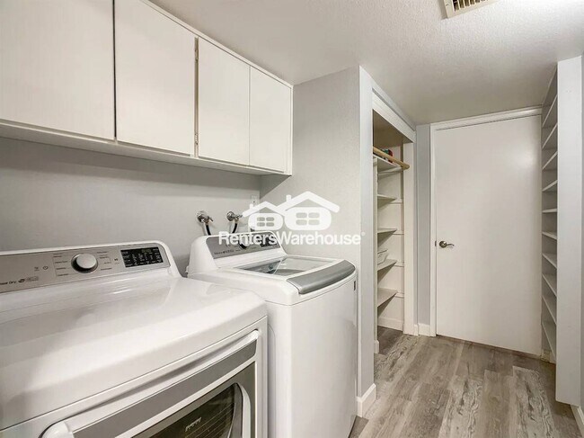 Building Photo - 4416 W Watson Ln