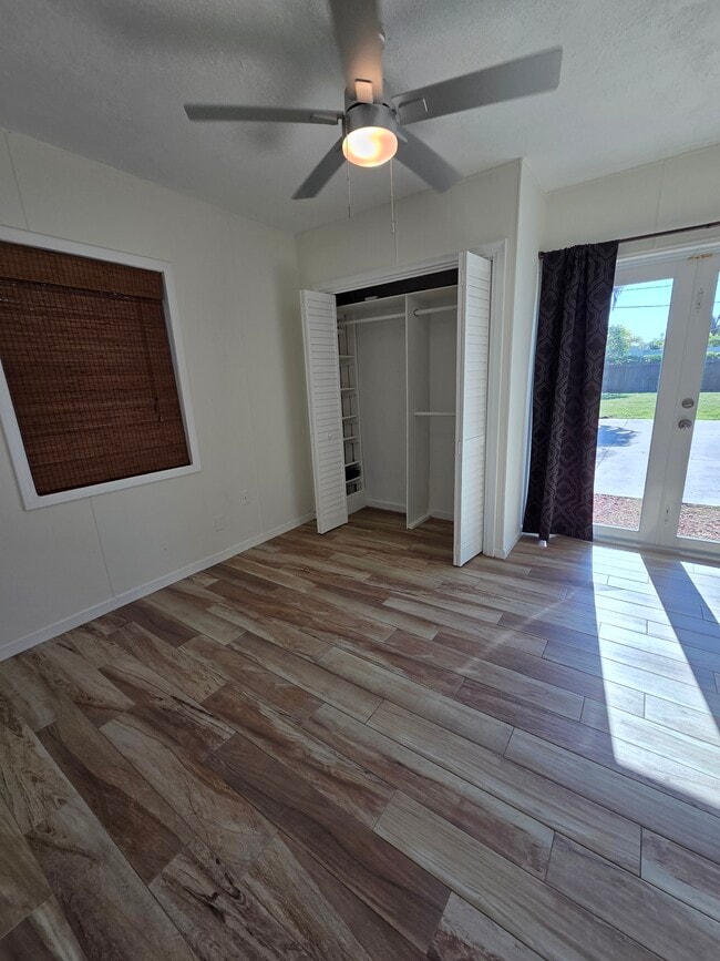 Building Photo - 1008 Macy St