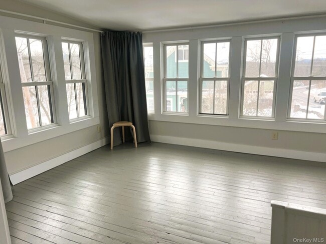 Building Photo - 2303 Lucas Turnpike