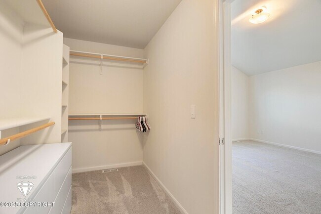 Building Photo - 11476 Discovery Park Dr