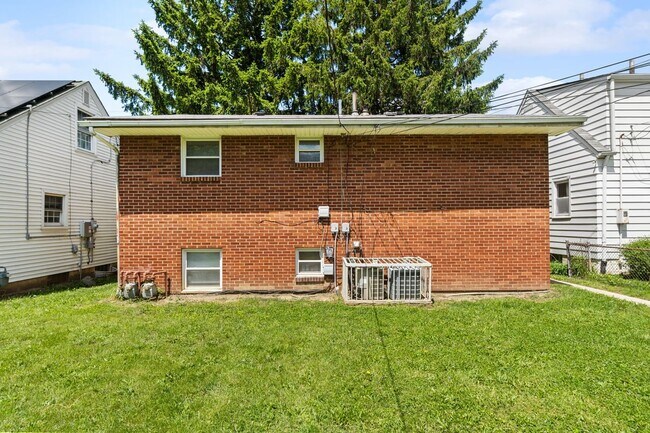 Building Photo - 1549 Oakland Park Ave