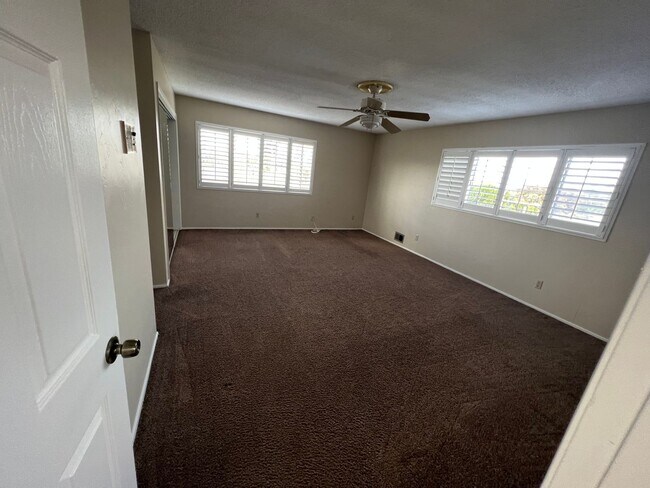 Building Photo - Large Home in Well Established Chula Vista Neighborhood