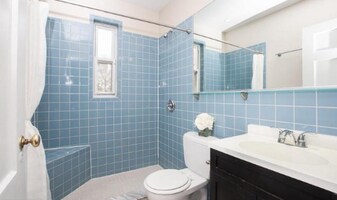 Building Photo - 101 W 39th St